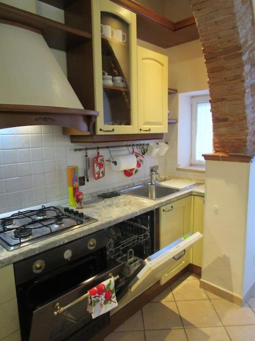 Il Piccolo Eden - Private Garden Apartment Ливорно Екстериор снимка