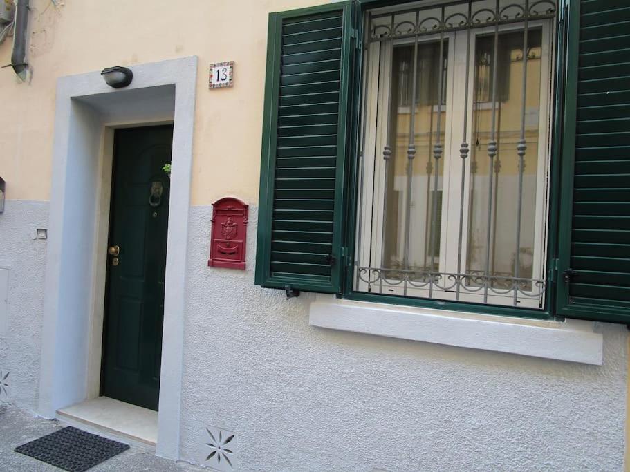 Il Piccolo Eden - Private Garden Apartment Ливорно Екстериор снимка