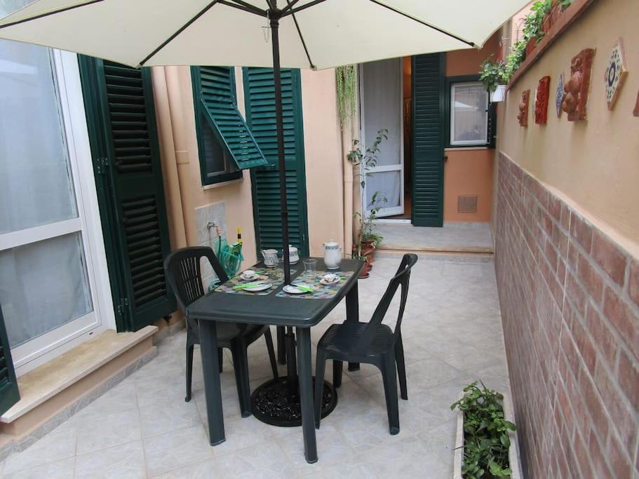 Il Piccolo Eden - Private Garden Apartment Ливорно Екстериор снимка