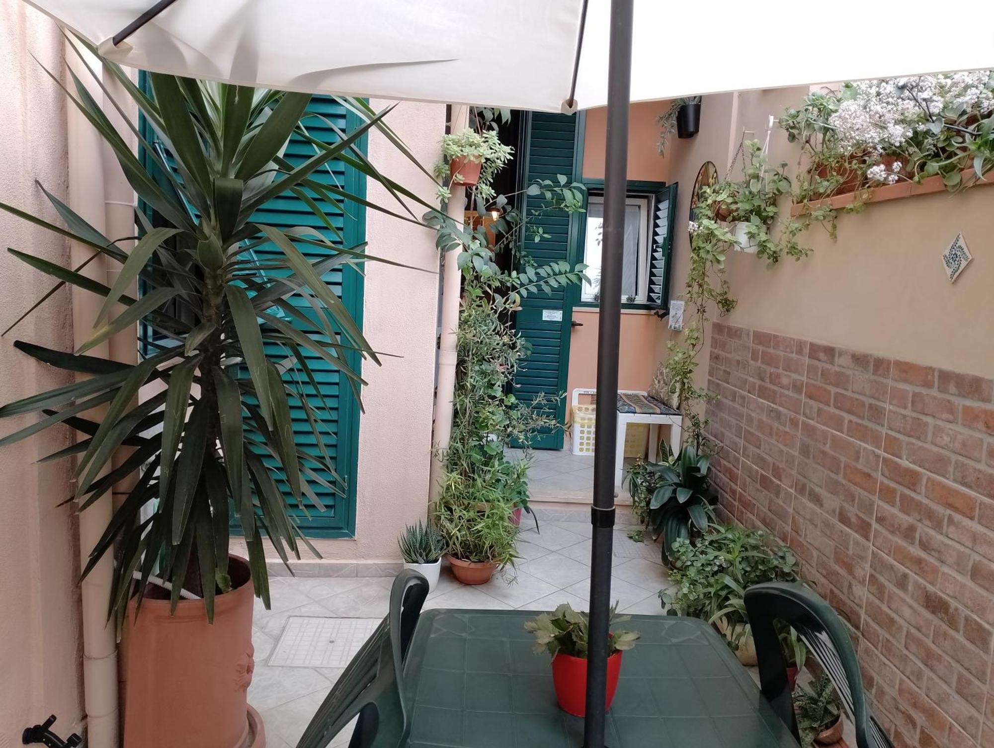 Il Piccolo Eden - Private Garden Apartment Ливорно Екстериор снимка