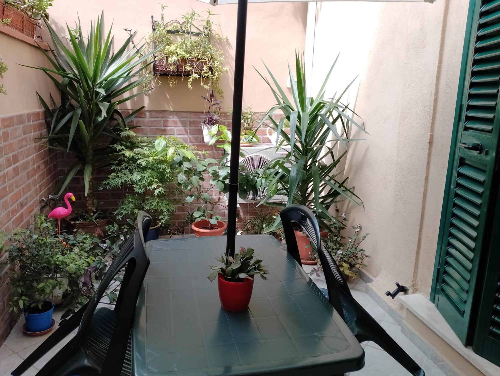 Il Piccolo Eden - Private Garden Apartment Ливорно Екстериор снимка